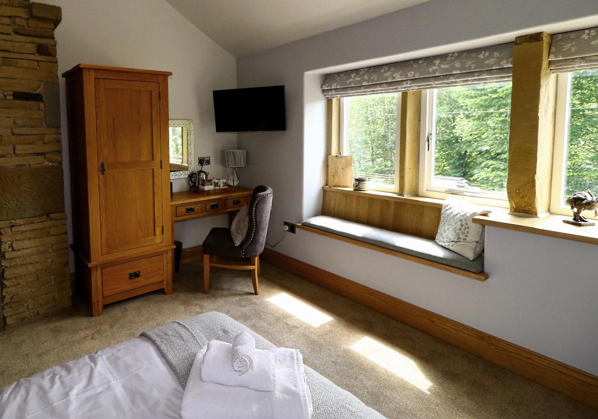 The Pickled Pheasant Bed & Breakfast Holmbridge Room photo